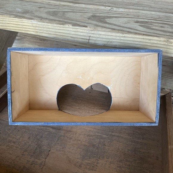 Vintage Hand Painted Wooden Kleenex Holder Floral Whimsical 80s - Picture 4 of 6